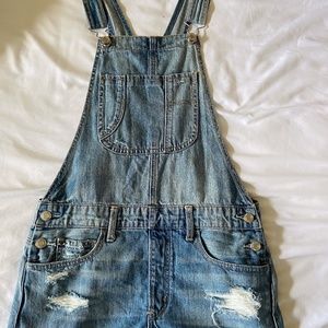 AMERICAN EAGLE Destroyed Overall Shorts